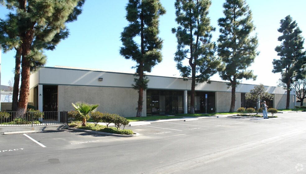 755 Lakefield Rd, Westlake Village, CA à louer - Photo de l’immeuble – Image 2 sur 27