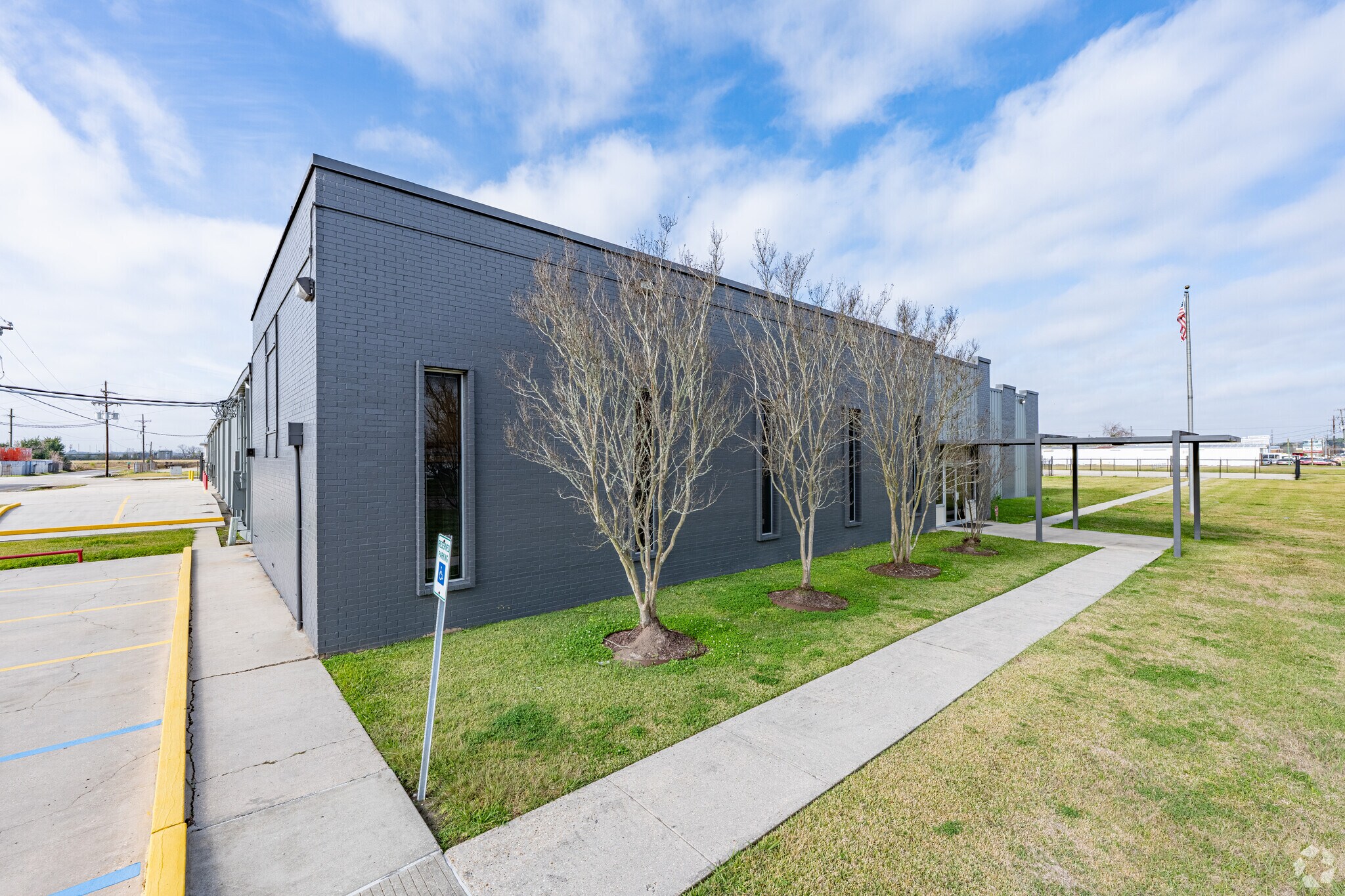 403 W Admiral Doyle Dr, New Iberia, LA à vendre Photo principale– Image 1 sur 34