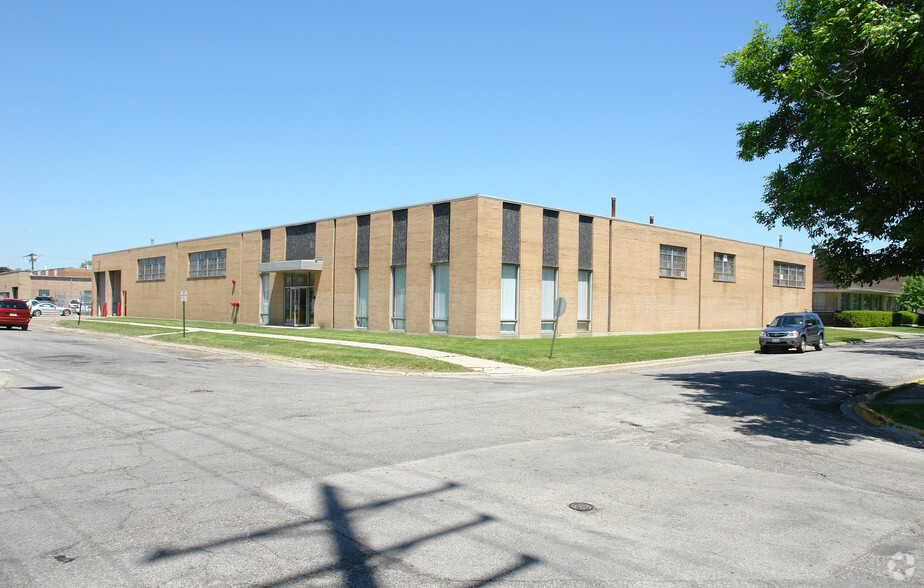 1701 N 33rd Ave, Melrose Park, IL à louer - Photo principale – Image 1 sur 5