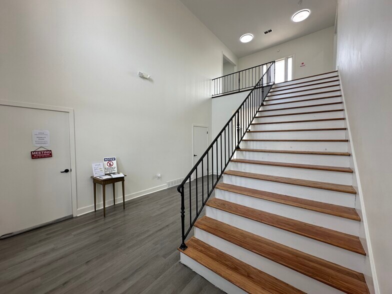 1719 Ashley Cir, Bowling Green, KY à vendre - Photo de l’immeuble – Image 3 sur 7