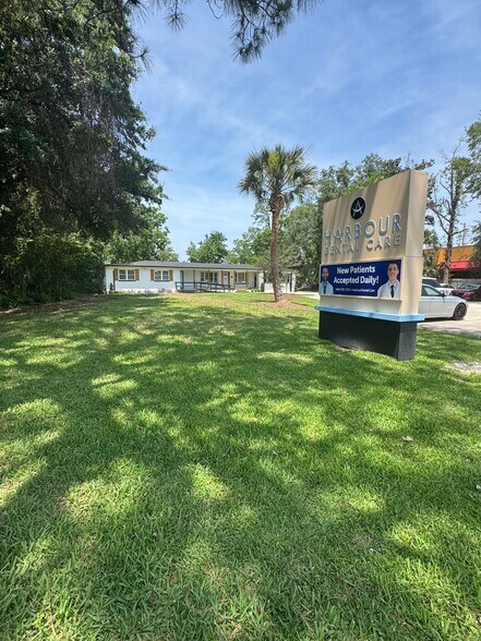 4124 University Blvd S, Jacksonville, FL à vendre - Photo de l’immeuble – Image 1 sur 19