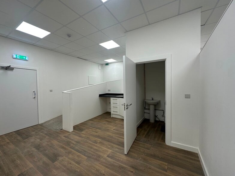 102-106 New St, Huddersfield à vendre - Photo intérieure – Image 3 sur 5