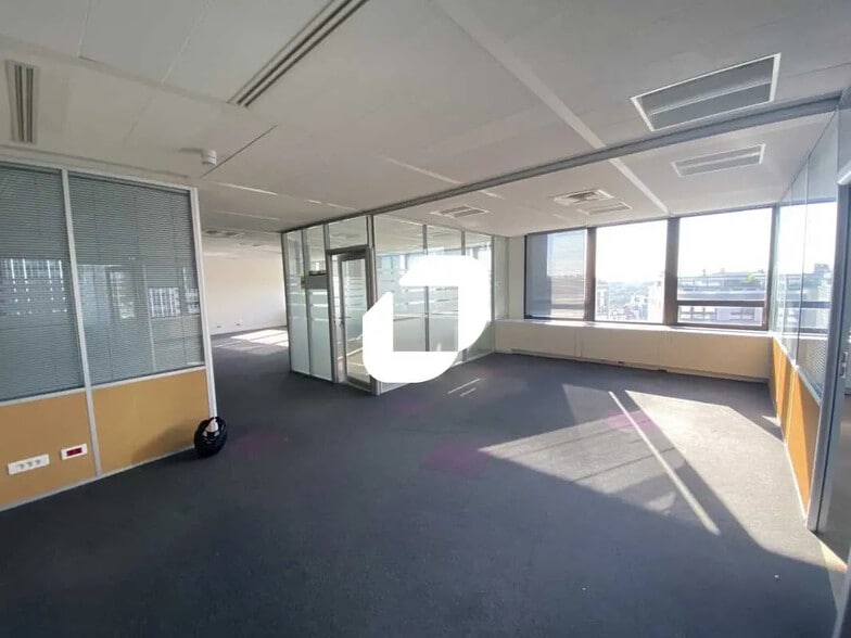 Bureau dans Paris à louer - Photo de l’immeuble – Image 3 sur 7