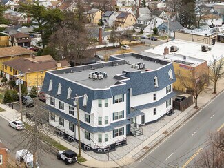 Plus de détails pour 533 Greenwich St, Hempstead, NY - Logement à vendre