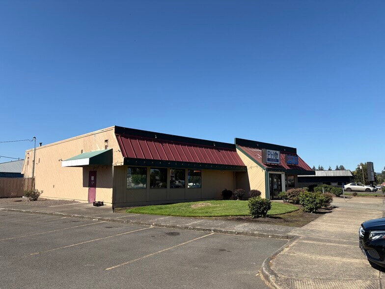 3400 River Rd N, Salem, OR à louer - Photo de l’immeuble – Image 2 sur 15