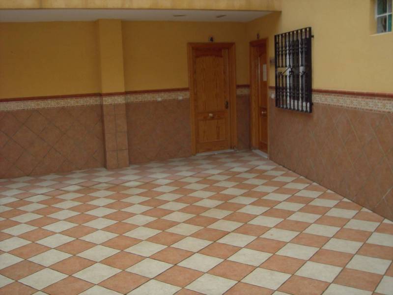 Bureau dans El Ejido, Almería à louer Photo de l’immeuble– Image 1 sur 6
