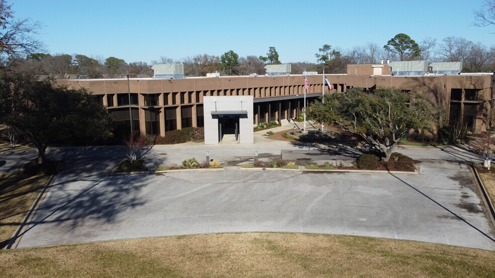 501 Shelley Dr, Tyler, TX à louer - Photo de l’immeuble – Image 2 sur 7