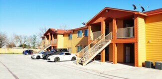 Plus de détails pour 381 State Highway 132, Devine, TX - Logement à vendre