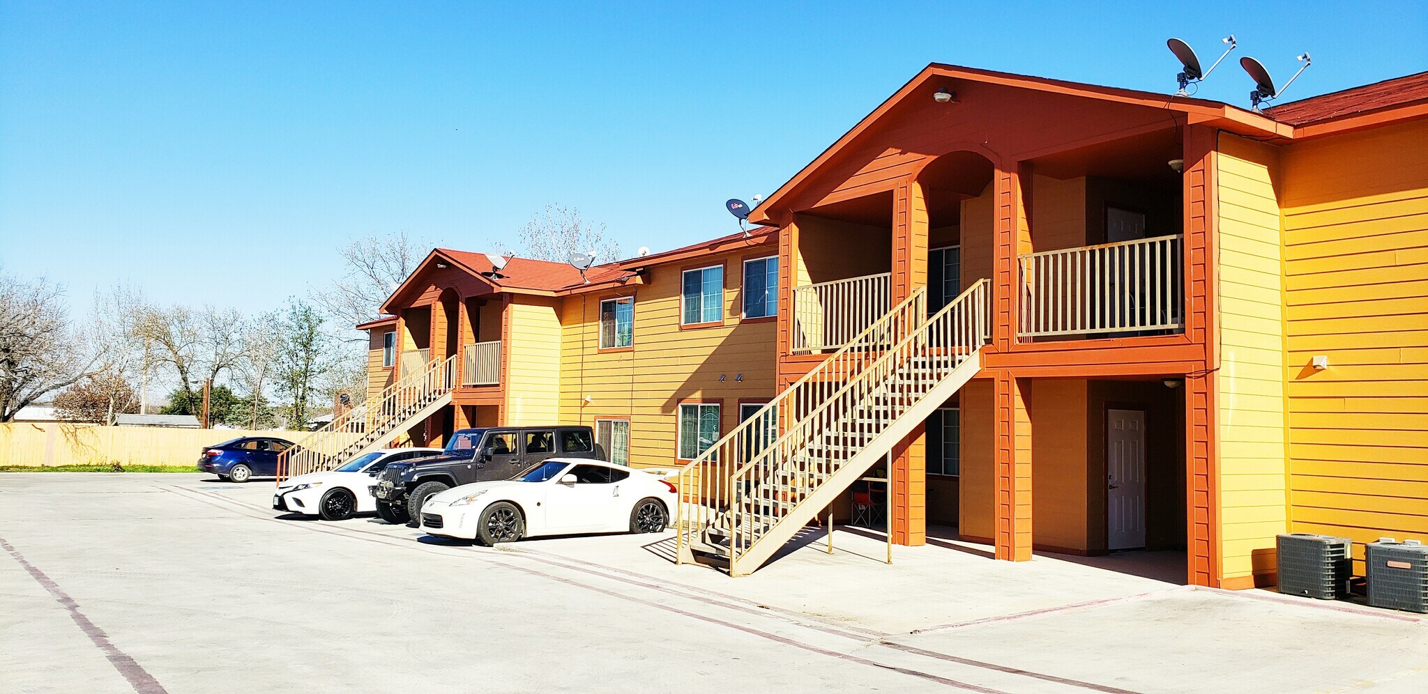 381 State Highway 132, Devine, TX à vendre Photo principale– Image 1 sur 14