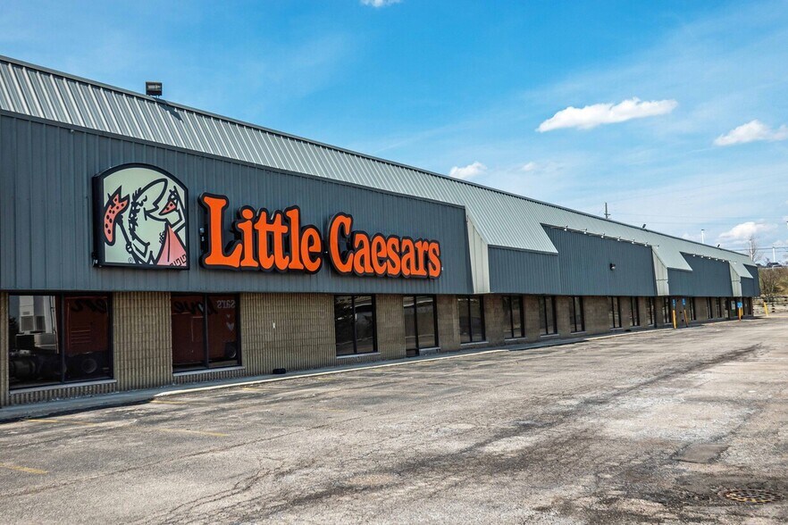 24150-21466 Haggerty Rd, Farmington Hills, MI à louer - Photo de l’immeuble – Image 2 sur 9