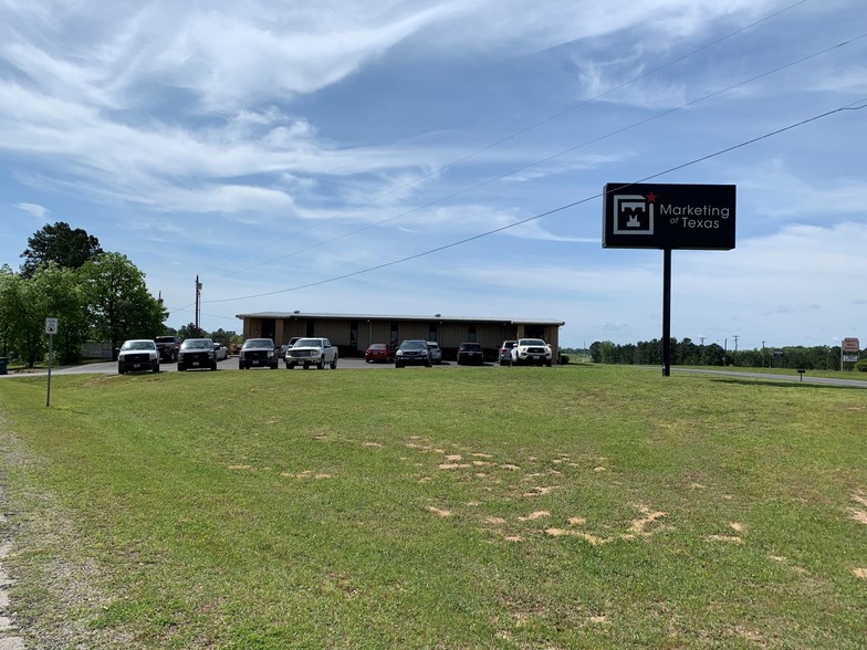 2200 NW Stallings Dr, Nacogdoches, TX à louer - Photo de l’immeuble – Image 3 sur 8
