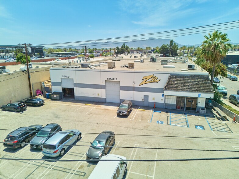 1840 Valpreda St, Burbank, CA à louer - Photo de l’immeuble – Image 2 sur 92