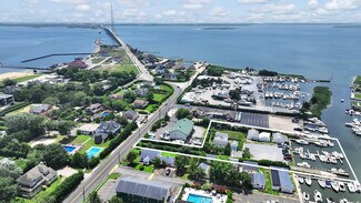Plus de détails pour 74 Foster Ave, Hampton Bays, NY - Local commercial à vendre