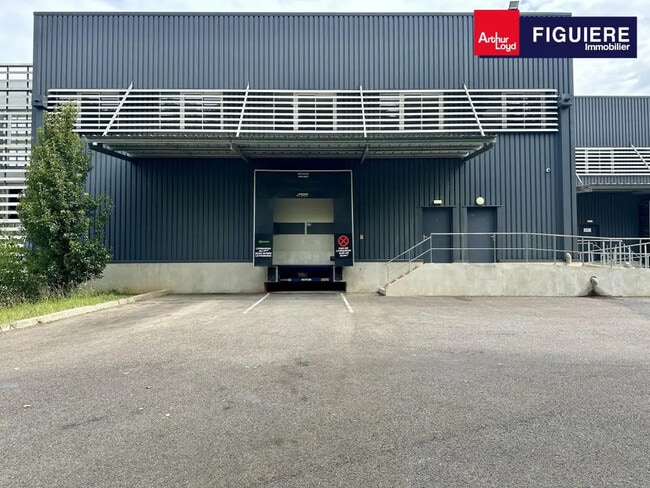 Plus de détails pour Local d'activités à louer