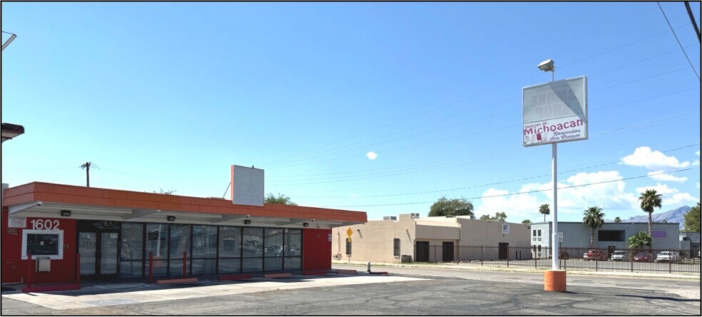 1602 S Craycroft Rd, Tucson, AZ à louer - Photo de l’immeuble – Image 3 sur 4
