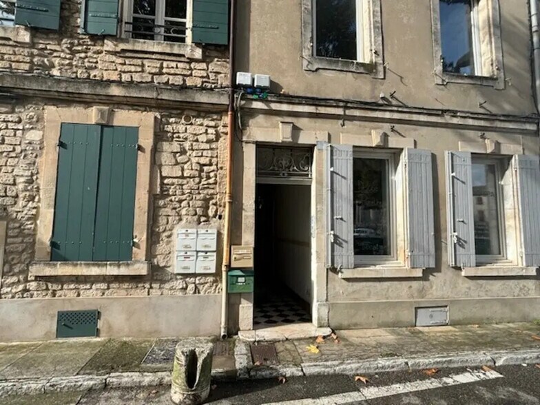 Bureau dans Saint-Rémy-de-Provence à louer - Photo de l’immeuble – Image 3 sur 3