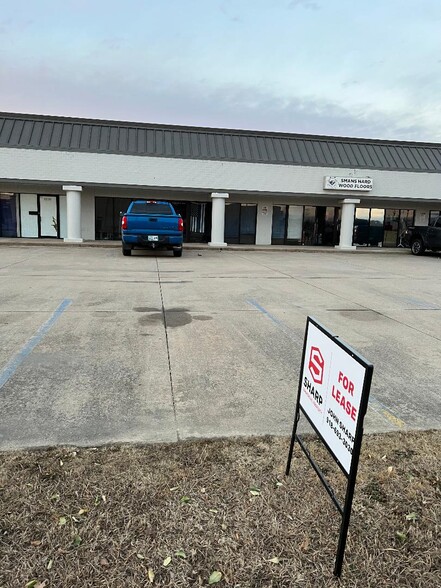 12135-12145 E 11th St, Tulsa, OK à louer - Photo de l’immeuble – Image 2 sur 5