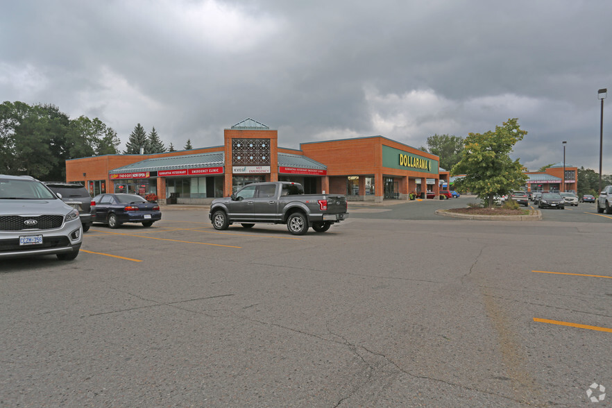 1840 Lansdowne St W, Peterborough, ON à louer - Photo de l’immeuble – Image 1 sur 3