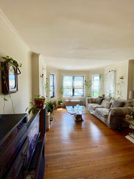 8156 S Laflin St, Chicago, IL à vendre - Photo de l’immeuble – Image 3 sur 8