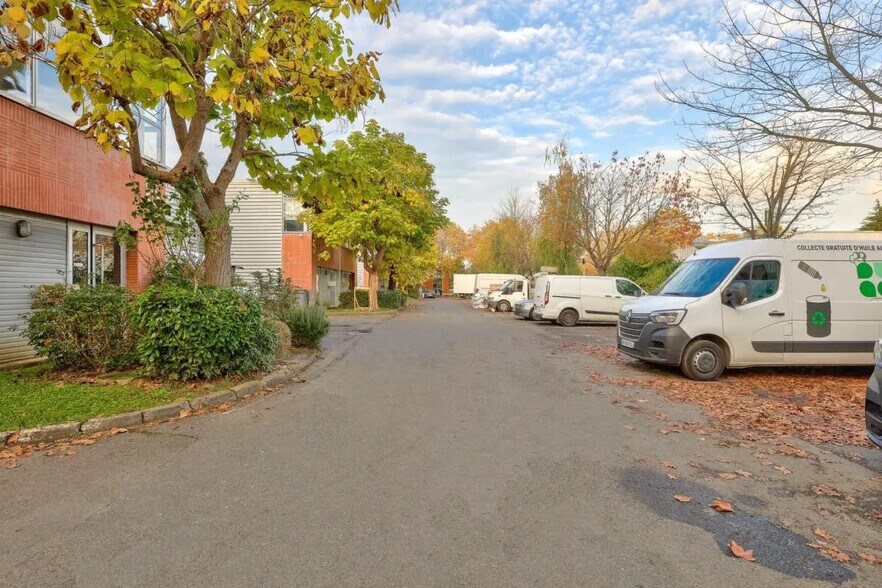 Industriel/Logistique dans Gonesse à louer - Photo de l’immeuble – Image 2 sur 5