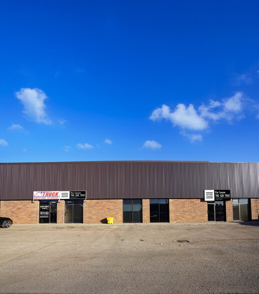 14510 115 Av NW, Edmonton, AB à louer - Photo de l’immeuble – Image 2 sur 3