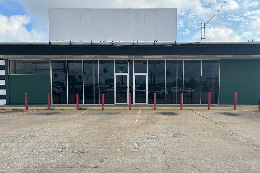 4346 S Staples St, Corpus Christi, TX à louer - Photo principale – Image 1 sur 7