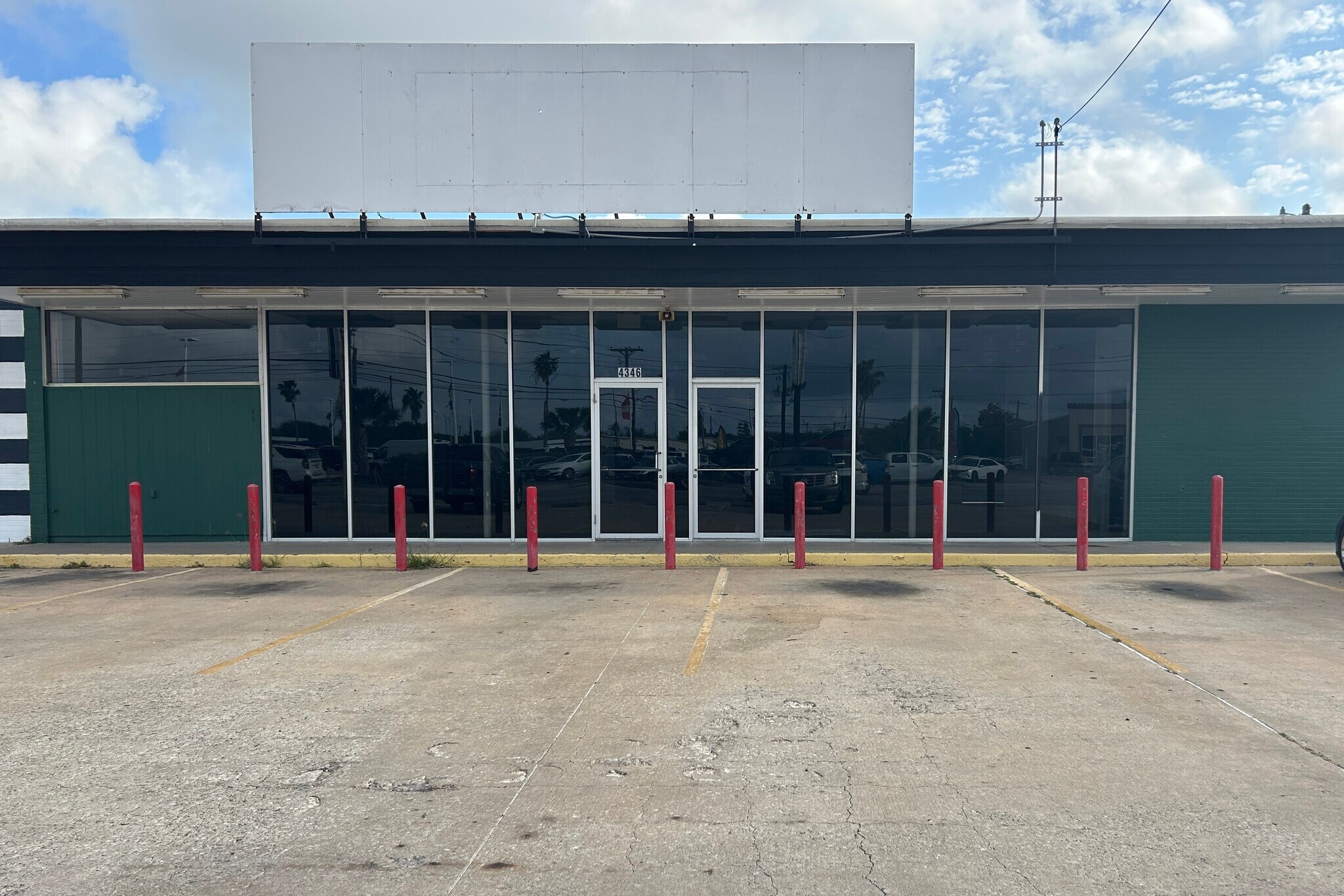 4346 S Staples St, Corpus Christi, TX à louer Photo principale– Image 1 sur 8