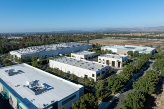 41-55 Post Dr, Irvine, CA - Vue aérienne vue de carte - Image1