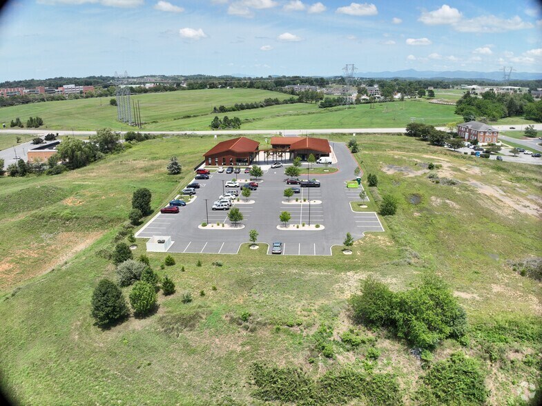 Development-Ready Mixed-Use Parcels portefeuille de 2 biens à vendre sur LoopNet.fr – Image 3 sur 12