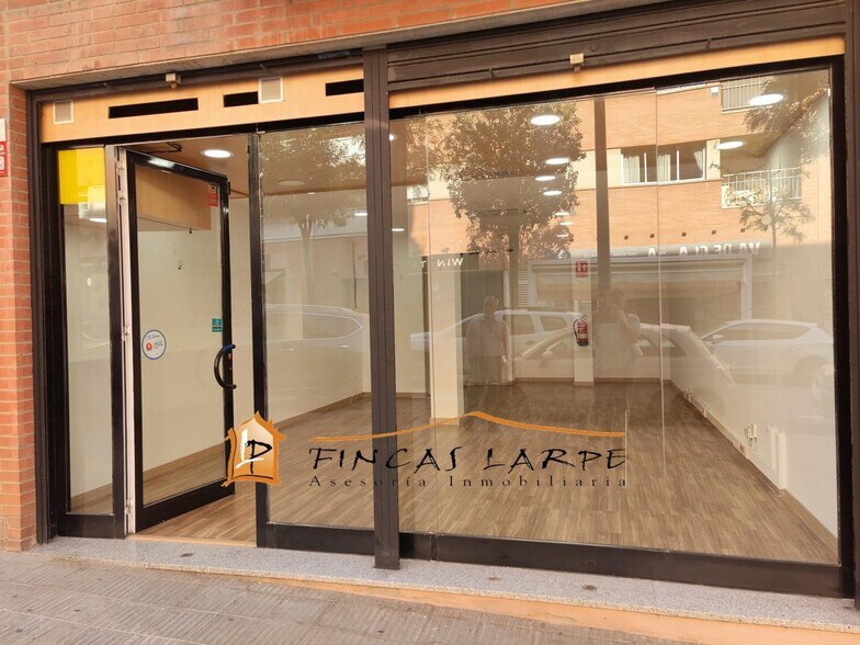 Local commercial dans Martorell, Barcelona à louer - Photo de l’immeuble – Image 3 sur 3