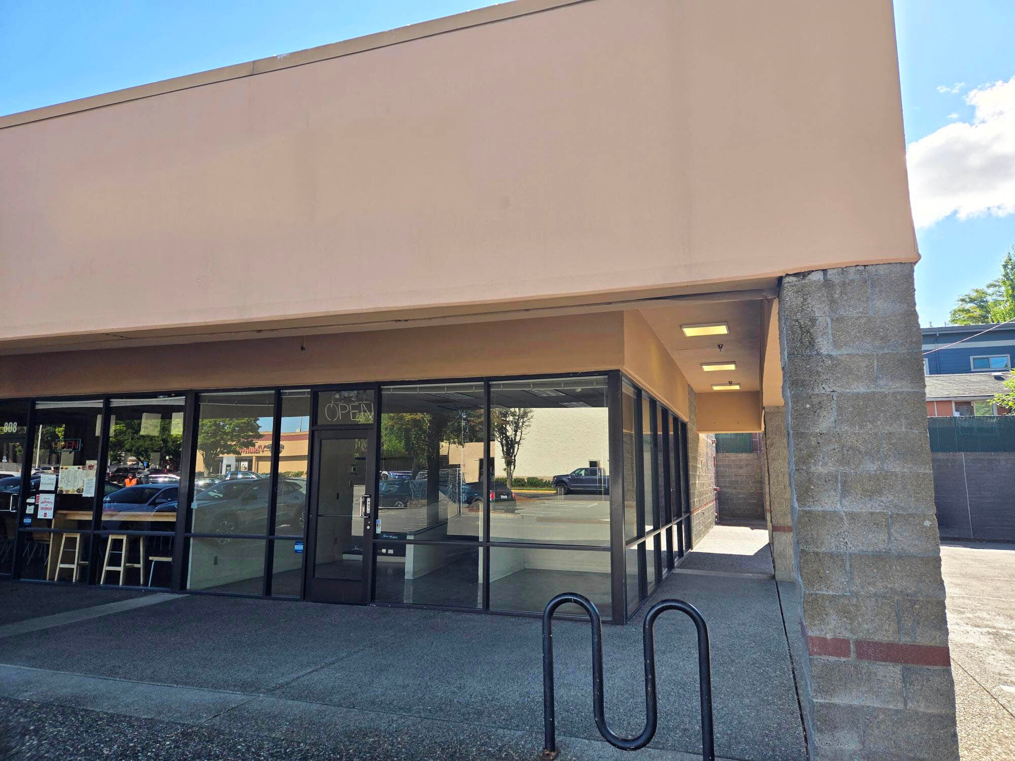 300-900 NW Eastman Pky, Gresham, OR à louer Photo de l’immeuble– Image 1 sur 7