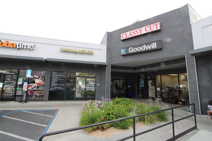 2060-2064 Verdugo Blvd, Glendale, CA à louer - Photo de l’immeuble – Image 3 sur 5