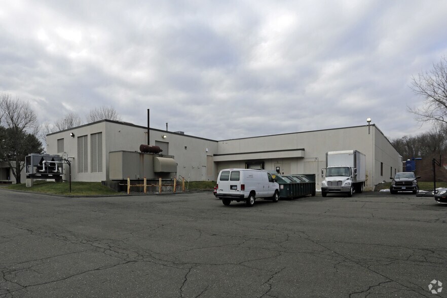 45 Commerce Dr, Trumbull, CT à vendre - Photo de l’immeuble – Image 2 sur 2