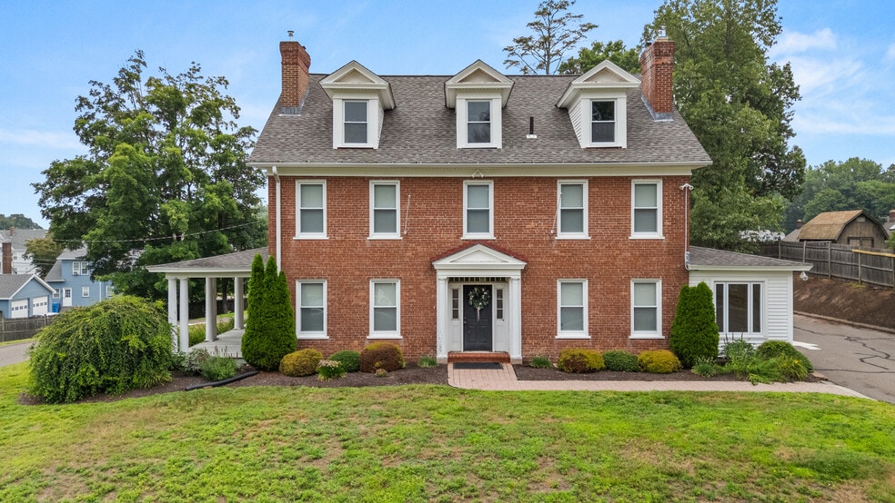 257 E Center St, Manchester, CT à louer - Photo intérieure – Image 2 sur 19