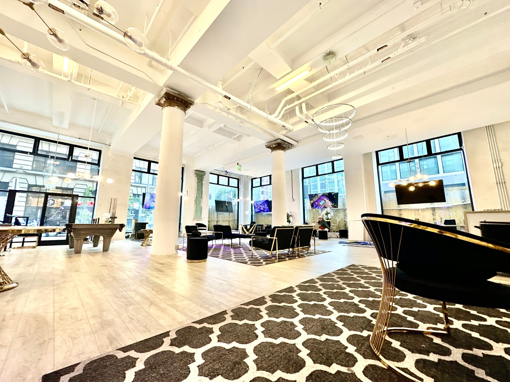 354 S Spring St, Los Angeles, CA à louer Photo intérieure– Image 1 sur 1