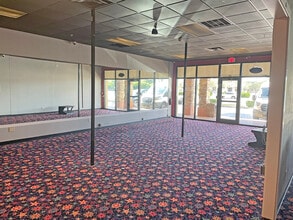 814 SW Pine Island Rd, Cape Coral, FL à louer Photo intérieure– Image 1 sur 3