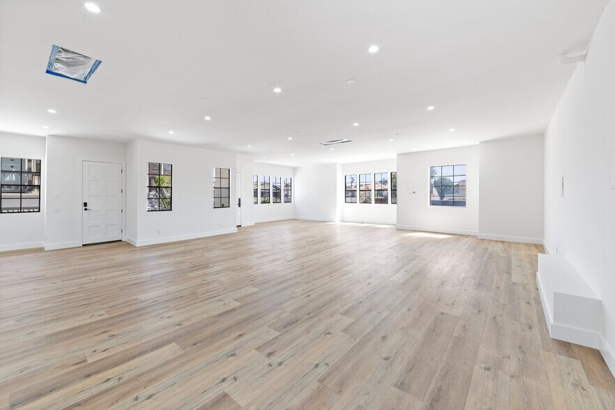 471 N Old Newport Blvd, Newport Beach, CA à louer - Photo intérieure – Image 3 sur 11