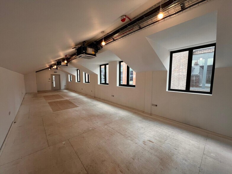2 Theobald St, Borehamwood à louer - Photo de l’immeuble – Image 3 sur 3