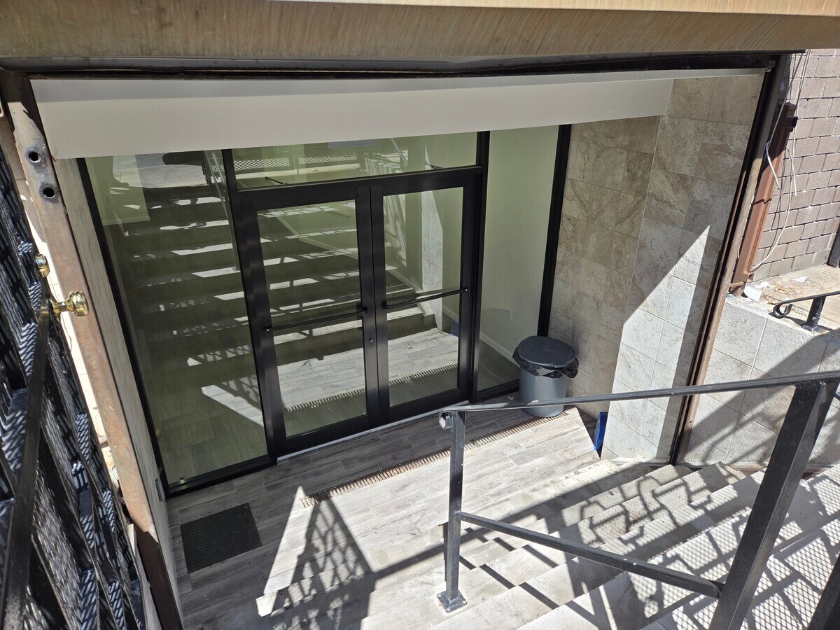 95 Madison St, New York, NY 10002 - Lot Comm - - Photo intérieure - Image 2 of 7