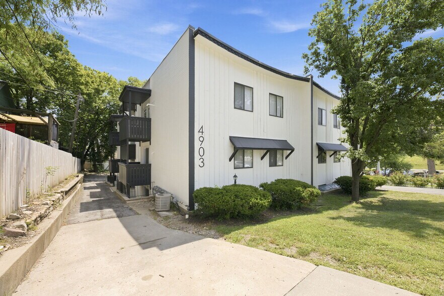 4911 Walnut St, Kansas City, MO à vendre - Photo de l’immeuble – Image 3 sur 44