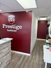 4558 Bell Blvd, Flushing, NY à louer Photo intérieure– Image 2 sur 18