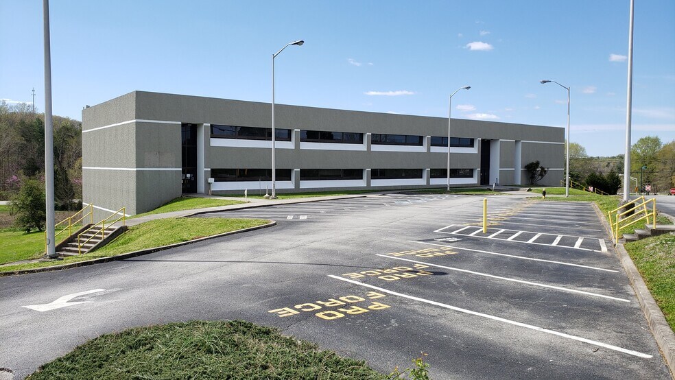 150 Americus Way, Oak Ridge, TN à vendre - Photo de l’immeuble – Image 2 sur 22