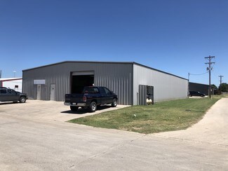 Plus de détails pour 936 E Production Dr, Pilot Point, TX - Bureau, Industriel/Logistique à louer