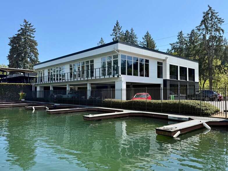 696 McVey Ave, Lake Oswego, OR à vendre - Photo de l’immeuble – Image 1 sur 9