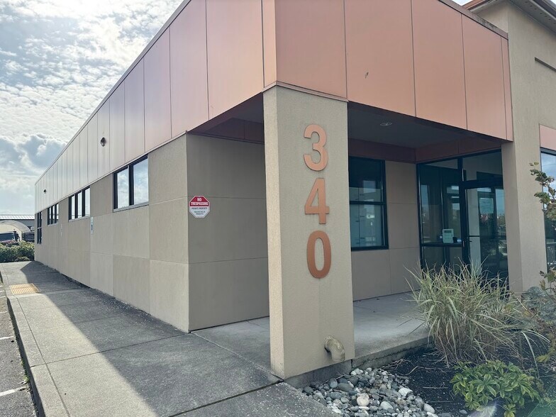 340 E George Hopper Rd, Burlington, WA à louer - Photo de l’immeuble – Image 2 sur 11