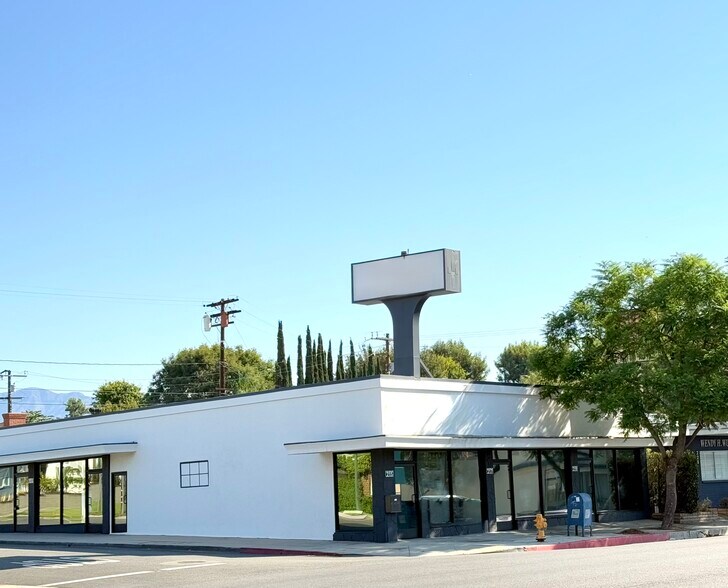 215-219 E Las Tunas Dr, San Gabriel, CA à louer - Photo de l’immeuble – Image 1 sur 15