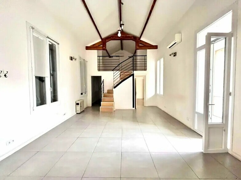 Bureau dans Cannes à louer - Photo de l’immeuble – Image 2 sur 7