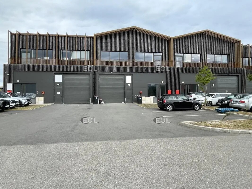 Local d’activités dans Cormeilles-en-Parisis à louer Photo de l’immeuble– Image 1 sur 7