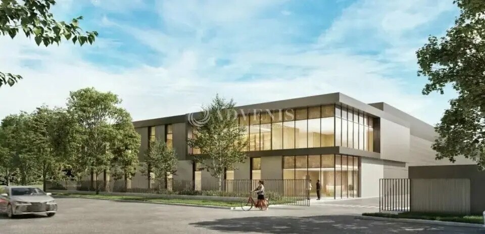 Industriel/Logistique dans Louvres à vendre Photo de l’immeuble– Image 1 sur 4