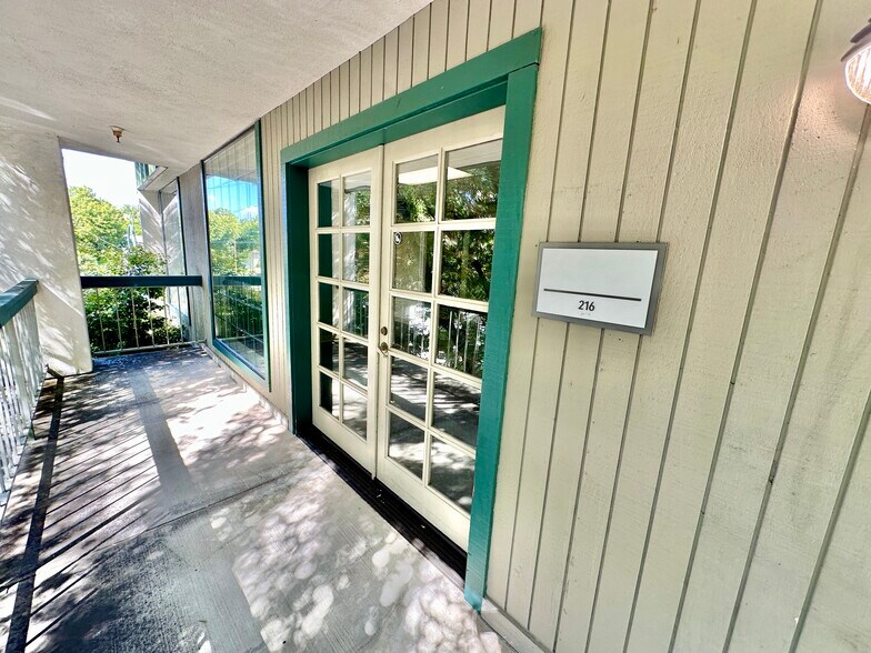 275 Rose Ave, Pleasanton, CA à louer - Photo de l’immeuble – Image 2 sur 5